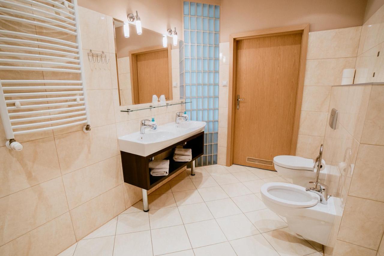 Hotel Domino Niemodlin Εξωτερικό φωτογραφία