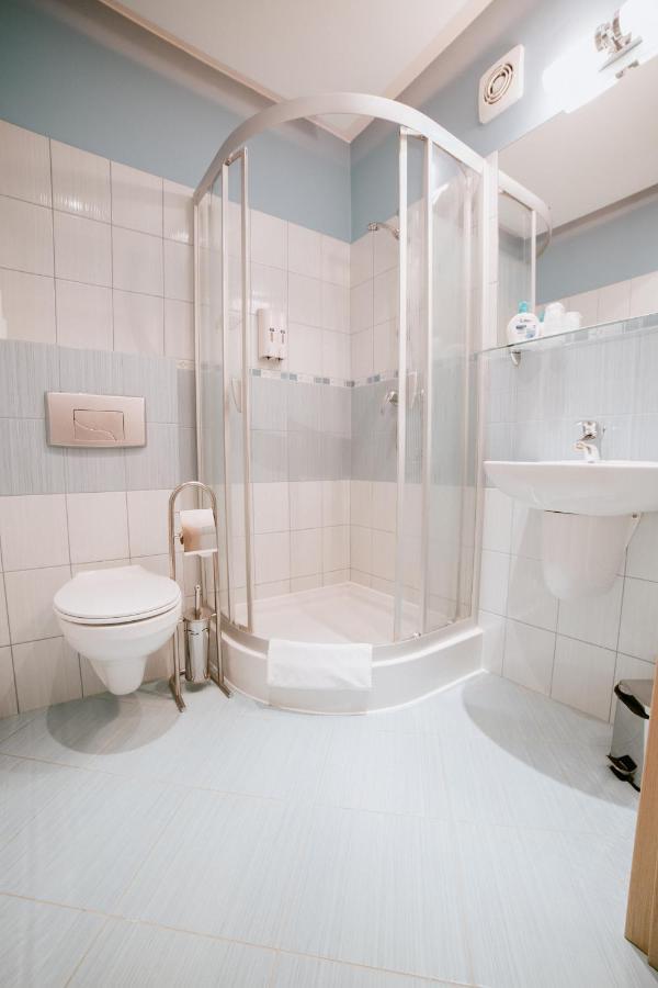 Hotel Domino Niemodlin Εξωτερικό φωτογραφία