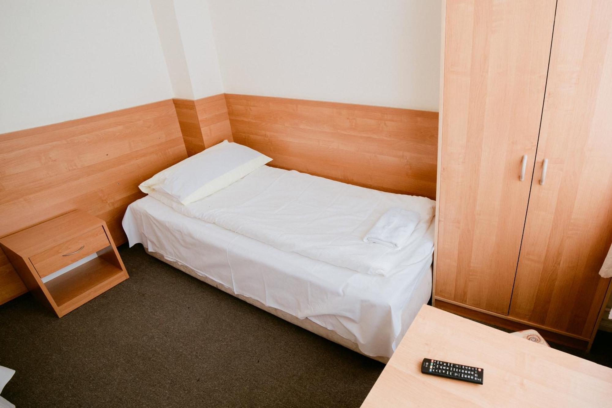 Hotel Domino Niemodlin Εξωτερικό φωτογραφία